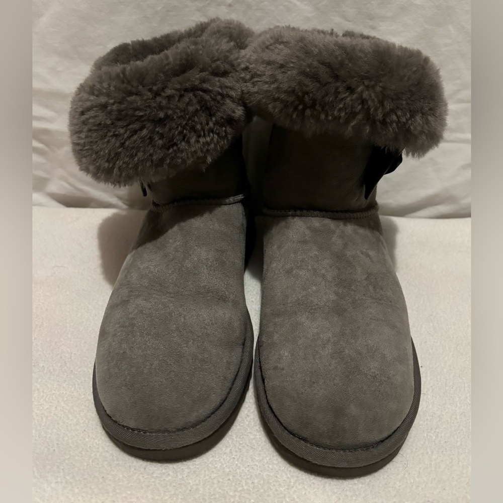 Fluffy and soft boots by uggs